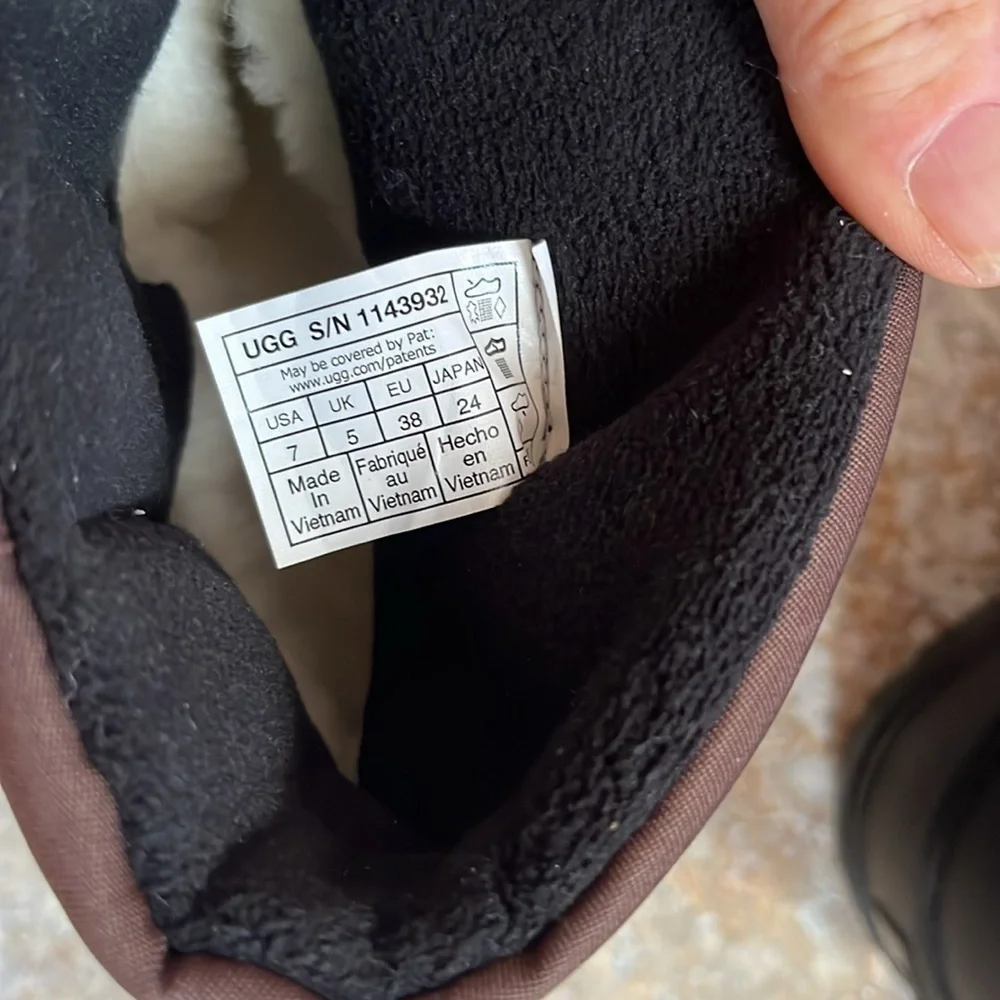 UGG color burnt